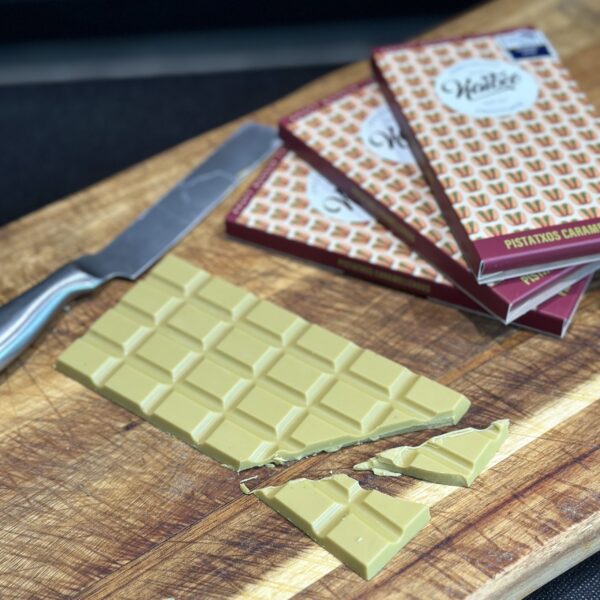 CHOCOLATE BLANCO CON PISTACHO CARAMELIZADO 70GR